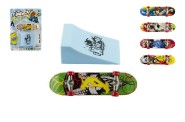Skateboard prstový s rampou plast 10cm asst mix farieb na karte