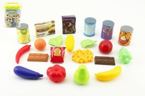 Ovoce a zelenina 60ks/Kuchysk ndob 42ks + doplky plast asst 2 druhy v plastovm boxu 21x26x14cm