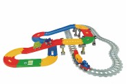Play Tracks-vlak s koľajami plast 5ks autíčok,dĺžka dráhy 6,3m s doplnkami v krabici 80x53x14cm 12m+